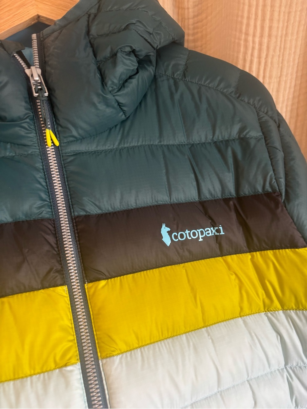 Cotopaxi Fuego Down Puffer Coat- Medium - Picture 3 of 10